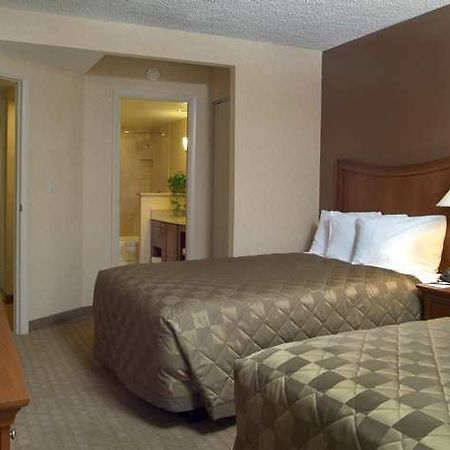 Embassy Suites Cleveland - Downtown Phòng bức ảnh